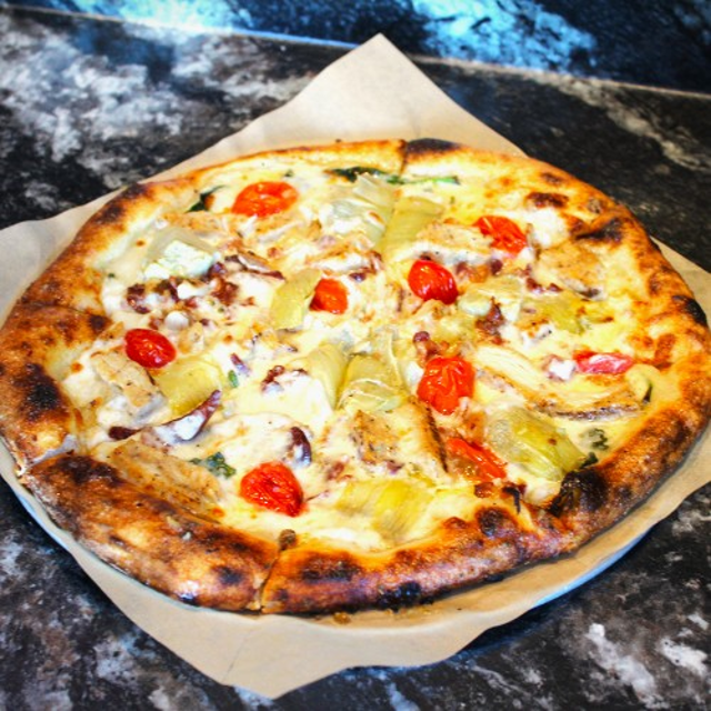 Alfredo Pizza 9".